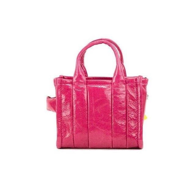 Η Shiny Crinkle Micro Tote Magenta Δερμάτινη τσάντα χιαστί